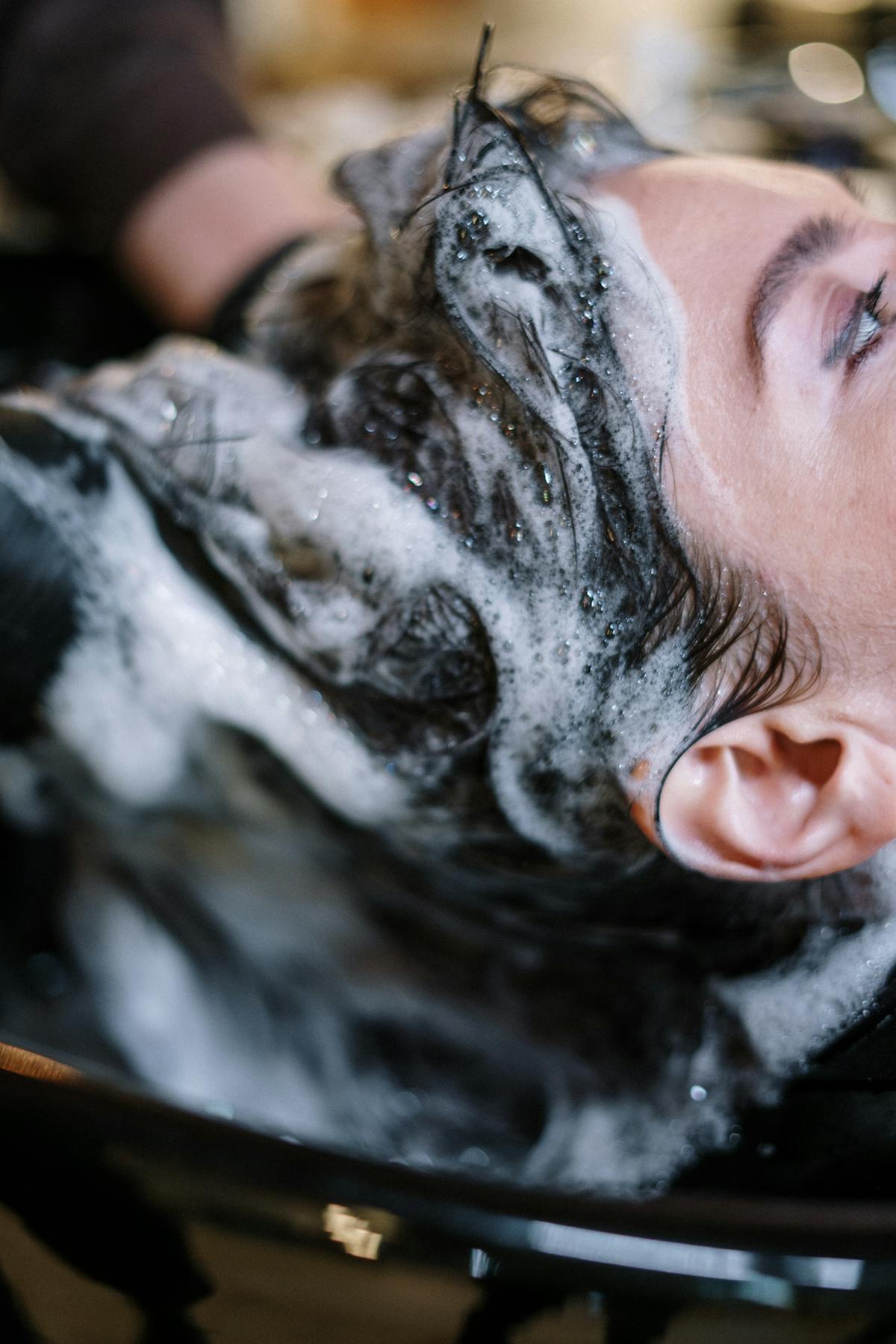 Mèches blondes en cours, peigne de précision