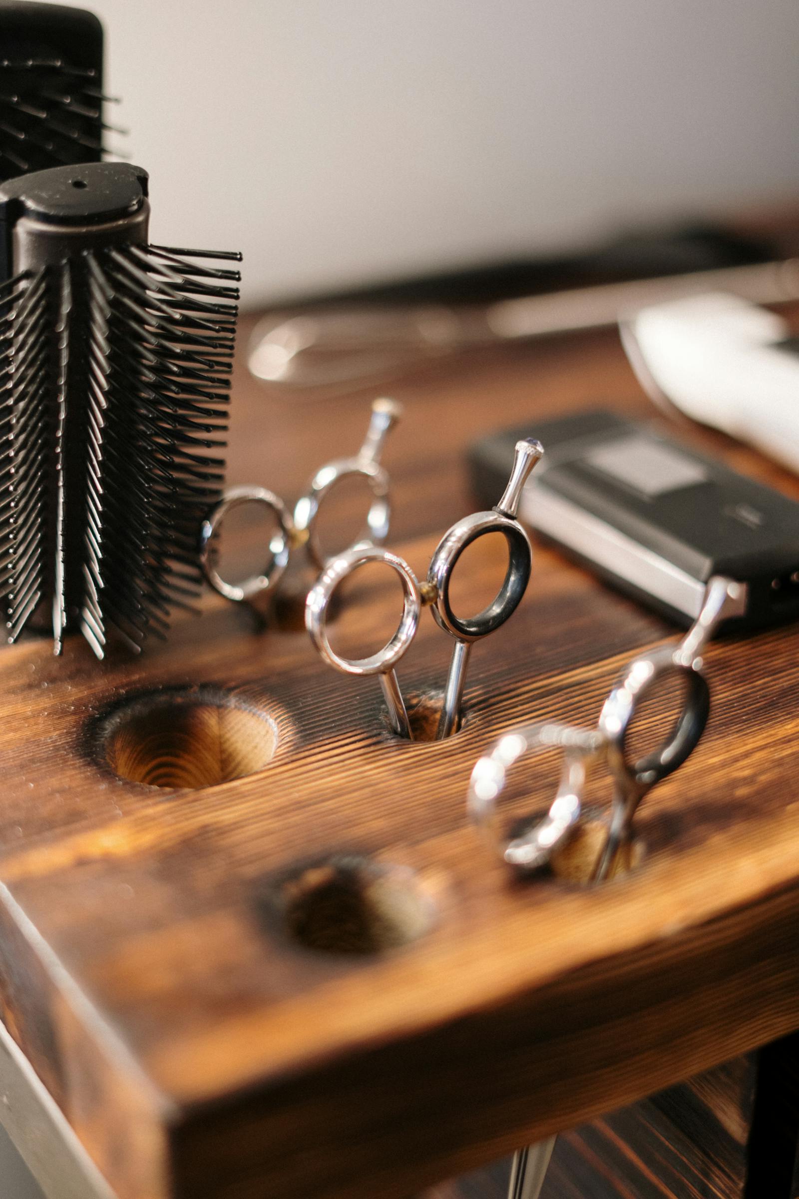 Salon de coiffure, miroir et fauteuil